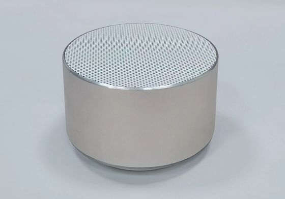 Профессиональный беспроводный портативный Bluetooth динамик 5V 1A с FM радио