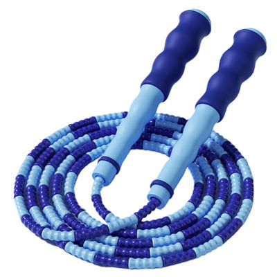 Регулируемая скакалка с мягкой нейлоновой веревкой с бусинами и волнообразной ручкой, обеспечивающей удобный захват и эффективные тренировки